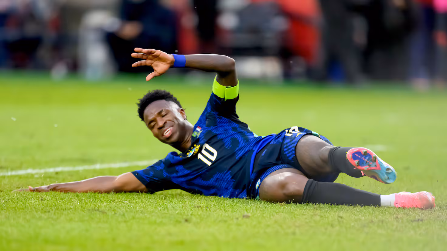 فينيسيوس مع البرازيل