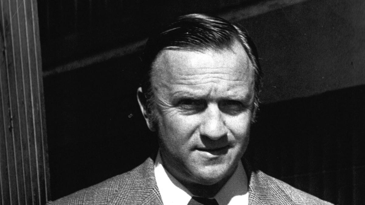 وفاة خوسيه إيميليو سانتاماريا