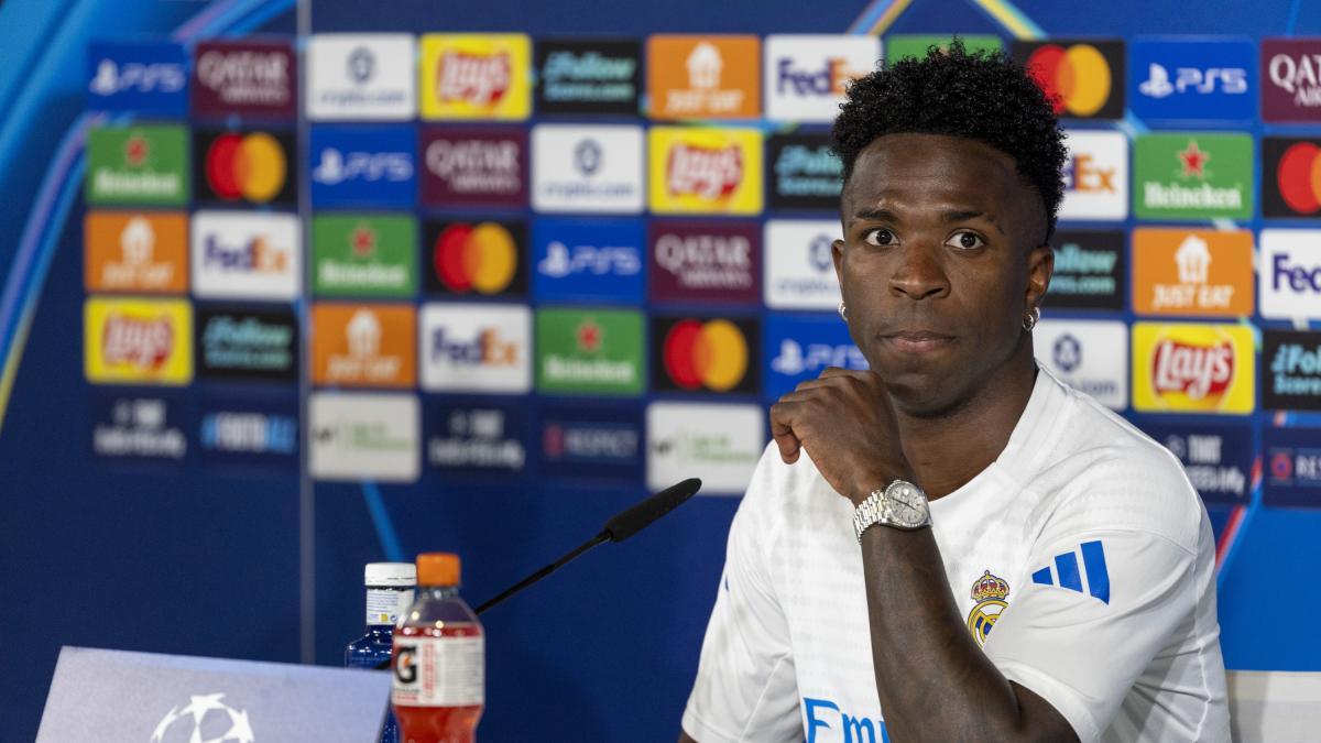 تجديد عقد فينيسيوس مع ريال مدريد