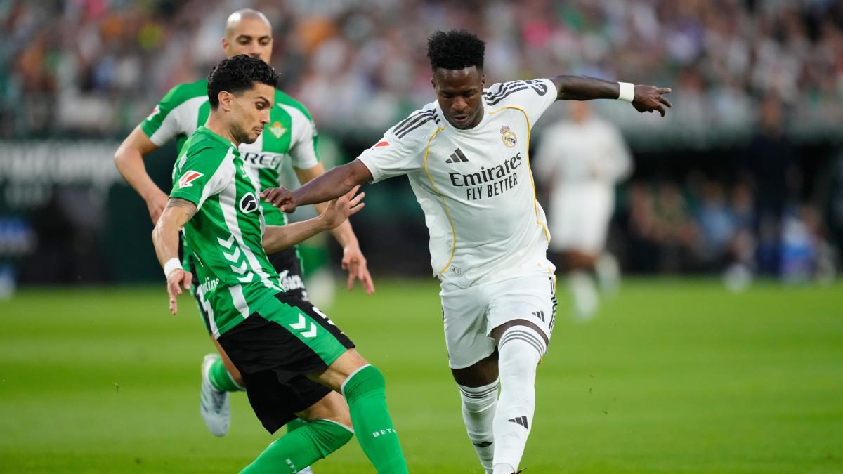 هدف فينيسيوس أمام بيتيس