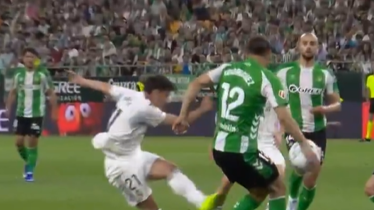 جدل تحكيمي ريال مدريد وبيتيس