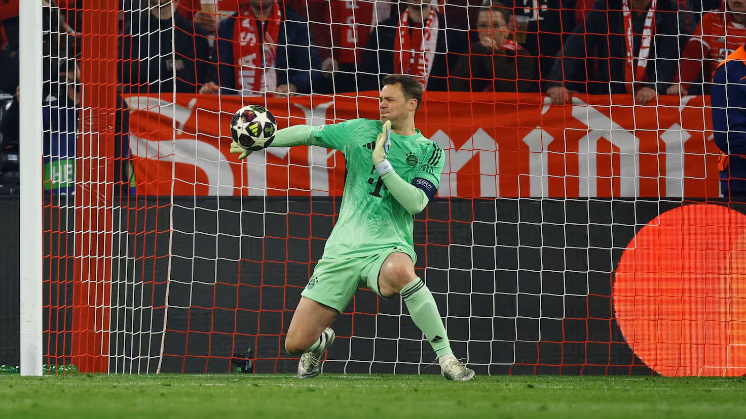 نوير يتجاوز ميسي في دوري الأبطال