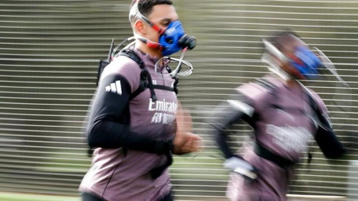 أقنعة بينتوس في ريال مدريد