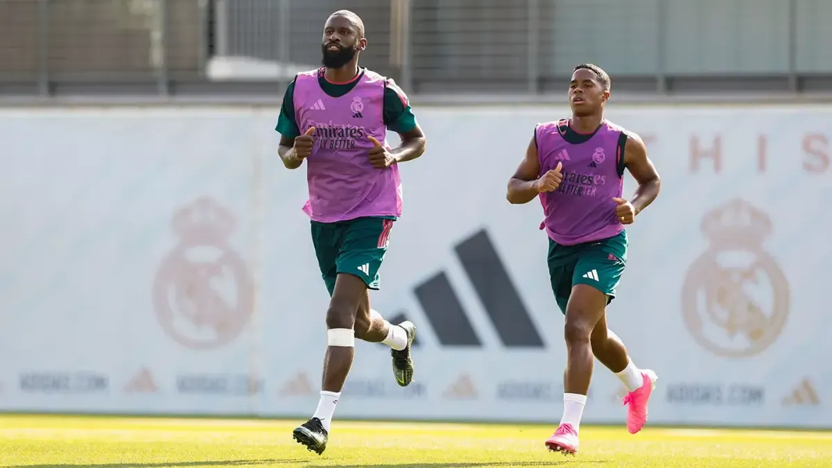 أزمة قلوب الدفاع في ريال مدريد